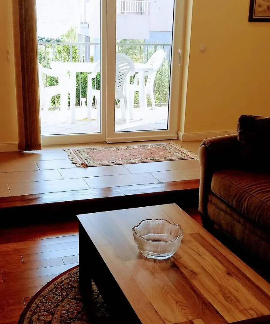 Daire Water View Brand New Apartment, Short Stroll To Beach, Peaceful! Košljun